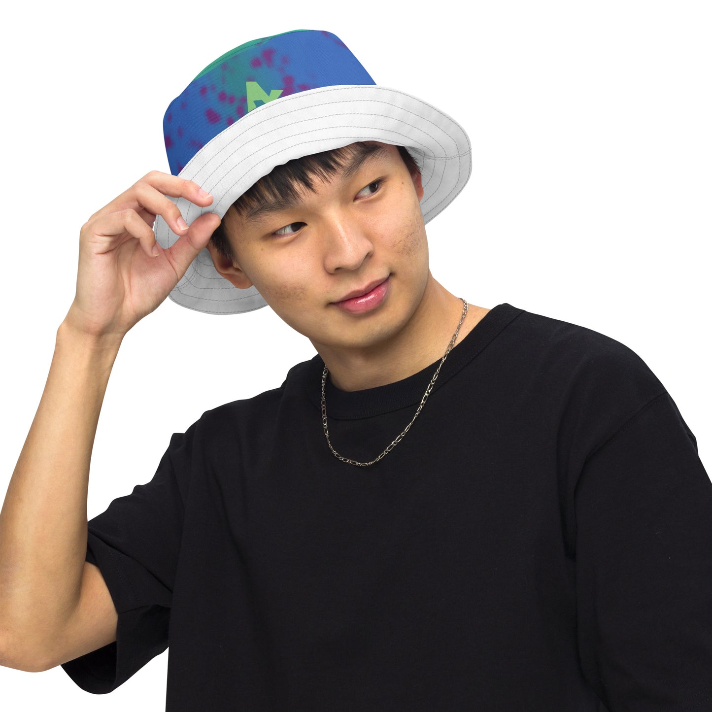 Reversible bucket hat